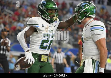 Dallas Cowboys Felix Jones breaks free from Oaklands Raiders Michael Huff  for a long run November 26, 2009 in Arlington, Texas. UPI/Ian Halperin  Stock Photo - Alamy