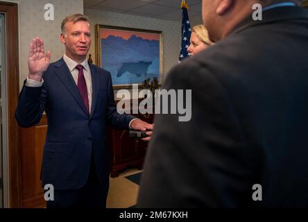 WASHINGTON (April 13, 2022) — The Honorable Erik K. Raven takes the Oath of Office as the 34th Under Secretary of the Navy April 13, 2022. Raven was confirmed as the 34th Under Secretary of the Navy April 7, 2022. Stock Photo