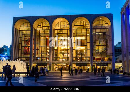 Metropolitan Opera House, Lincoln Center for the Performing Arts, complex of buildings in the Lincoln Square neighborhood on the Upper West Side of Ma Stock Photo