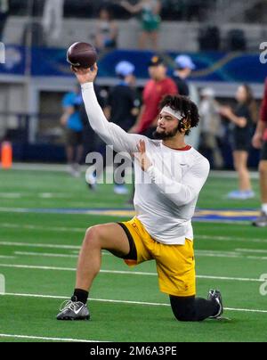 Arlington, Texas, USA. 2nd Jan, 2023. USC Trojans quarterback CALEB WILLIAMS (13) before the game. (Credit Image: © Gregory Dodds/ZUMA Press Wire) Stock Photo