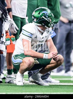 Arlington, Texas, USA. 2nd Jan, 2023. Tulane Green Wave quarterback MICHAEL PRATT (7) looks on during time out. (Credit Image: © Gregory Dodds/ZUMA Press Wire) Stock Photo