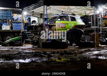 212 HALPERN Sebastian (arg), GRAUE Bernardo (arg), X-Raid Mini JCW Team, Mini John Cooper Works Rally Plus, Auto, FIA W2RC, ambiance, rain, bivouac during the Stage 3 of the Dakar 2023 between Al-'Ula and Haïl, on January 3rd, 2023 in Haïl, Saudi Arabia - Photo Julien Delfosse / DPPI Stock Photo