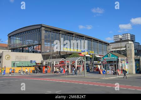 Bahnhof Zoo, Hardenbergplatz, Charlottenburg, Berlin, Germany Stock Photo