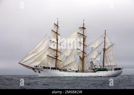 Colombian Navy tall ship Gloria, Lerwick race start, 2011 Stock Photo