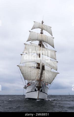 Colombian Navy tall ship Gloria, Lerwick race start, 2011 Stock Photo