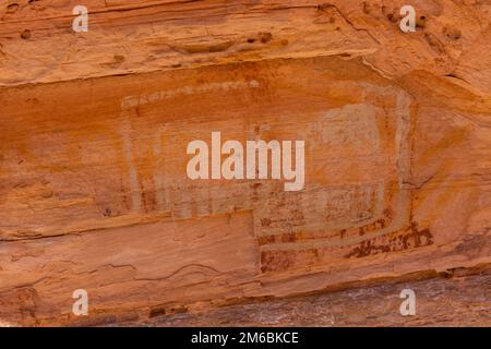 Perfect Kiva. Backpacking in Grand Gulch and viewing Anasazi dwellings and rock art. Near Blanding, Utah, United States. Stock Photo