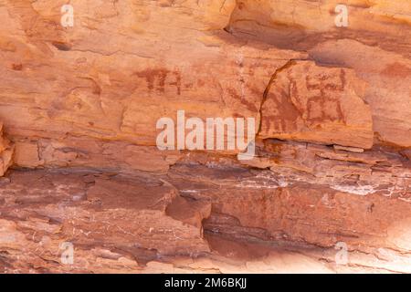 Perfect Kiva. Backpacking in Grand Gulch and viewing Anasazi dwellings and rock art. Near Blanding, Utah, United States. Stock Photo