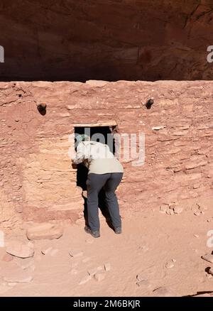 Perfect Kiva. Backpacking in Grand Gulch and viewing Anasazi dwellings and rock art. Near Blanding, Utah, United States. Stock Photo