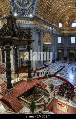 Vatican City, Vatican. 03rd Jan, 2023. (EDITOR'S NOTE : Image depicts death) The body of the Pope Emeritus Benedict XVI is laid out to public view in St. Peter's Basilica. The Vatican announced that Pope Benedict died on December 31, 2022, aged 95, and his funeral will be held on January 5, 2023. Credit: SOPA Images Limited/Alamy Live News Stock Photo