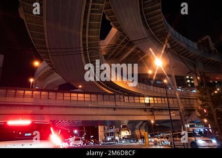 Freeway flyover tokyo japan hi-res stock photography and images 