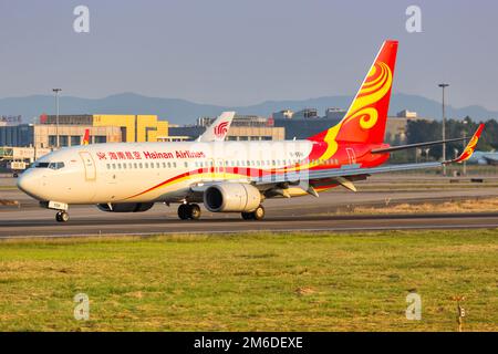 Hainan Airlines Boeing 737-800 airplane Guangzhou airport Stock Photo