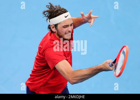 Sydney, Australia. 04th Jan, 2023. Taylor Fritz of USA plays a shot during the Taylor Fritz of USA and Cameron Norrie of Great Britain match at the United Cup City Finals Day 7 at Ken Rosewall Arena, Sydney Olympic Park Tennis Centre, Sydney, Australia on 4th January 2023. Photo by Peter Dovgan. Editorial use only, license required for commercial use. No use in betting, games or a single club/league/player publications. Credit: UK Sports Pics Ltd/Alamy Live News Stock Photo