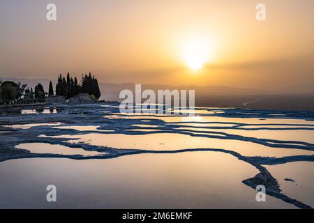 Thermal springs and terraces of Pamukkale, Turkey Stock Photo