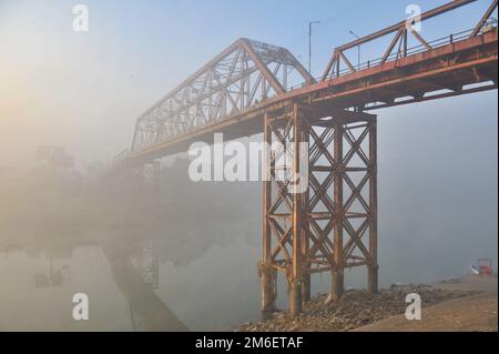 Non Exclusive: 04 January 2023 In Sylhet-Bangladesh: Keen Bridge in Sylhet in deep foggy winter morning in Sylhet, Bangladesh. Cold wave is blowing ac Stock Photo