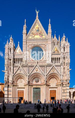 Duomo di Siena Facade - Beautiful Gothic Church - Siena, Tuscany, Italy Stock Photo