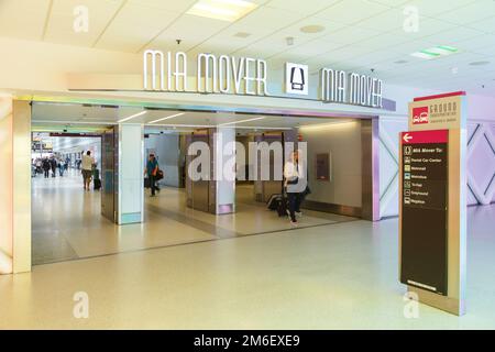 MIA People Mover Haltestelle Flughafen Miami Airport in Florida Stock Photo