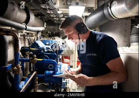 Coast Guard Cutter Daniel Tarr crew members conduct M2 Browning .50 ...