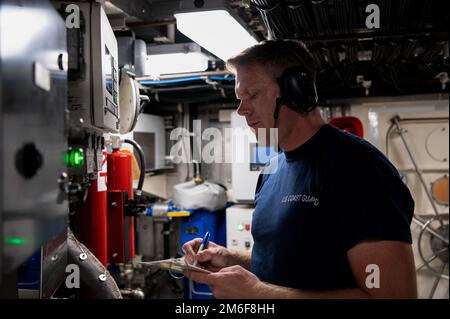 Coast Guard Cutter Daniel Tarr crew members conduct M2 Browning .50 ...
