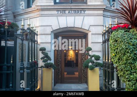 London- December 2022: The Aubrey Japanese restaurant at the Mandarin Oriental Hyde Park luxury 5 star hotel in Knightsbridge Stock Photo