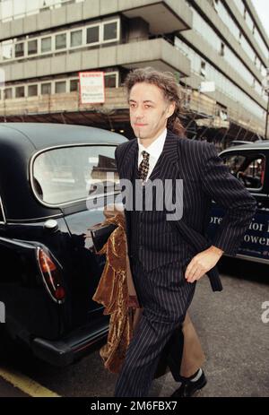 Musician Bob Geldof arrives at the High Court in London, on October 8th 1996 for the resumption of a custody battle with his ex-wife Paula Yates. Stock Photo