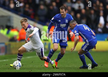 Matt Ritchie of Newcastle United gets away from Jonathan Grounds and Paul Robinson of Birmingham City - Birmingham City v Newcastle United, Sky Bet Championship, St Andrew's, Birmingham - 18th March 2017. Stock Photo