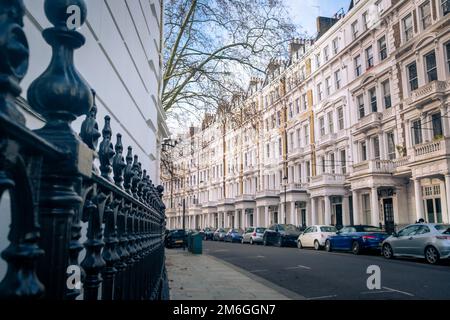 London- Terraced street of upmarket Kensington Townhouses in SW5 south west London Stock Photo