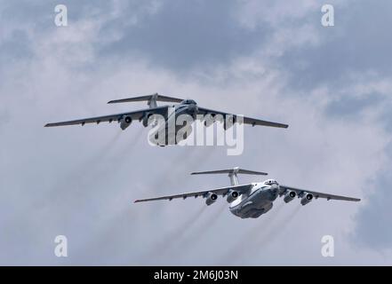 Ilyushin Il-76 - a multi-purpose, fixed-wing, four-engine turbofan ...