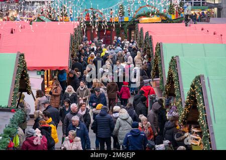Pre-Christmas season, Christmas market at Kennedyplatz in the city centre of Essen, NRW, Germany, Stock Photo