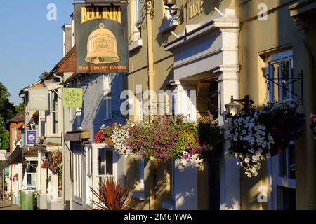 Alresford: Shops down West Street in New Alresford, Hampshire, England Stock Photo