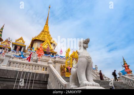 Bangkok, Thailand - 15 Aug 2022: Wat Traimitr Temple or Wat Traimit Withayaram Worawihan Temple and also known as The Temple of the Golden Buddha larg Stock Photo