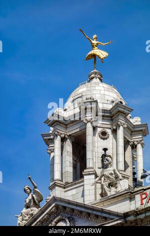 LONDON - JULY 27 : Replica Gilded Statue of Anna Pavlova Classical Ballerina in London on July 27, 2013 Stock Photo