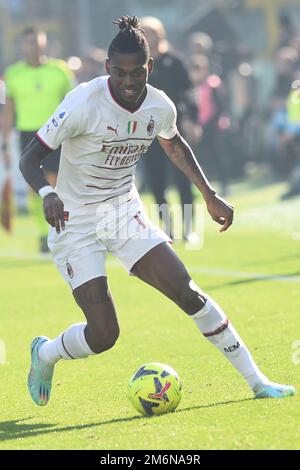 January 4, 2023, Salerno, Italy: Rafael Leao of AC Milan in action during the Serie A match between US Salernitana 1919 v AC Milan at  Stadio Arechi on January 4, 2023  in Salerno, italy (Credit Image: © Agostino Gemito/Pacific Press via ZUMA Press Wire) Stock Photo