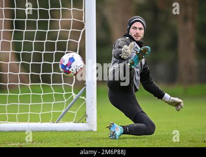 Plymouth Argyle goalkeeper Callum Burton  (25) during the Plymouth Argyle Training Session at Plymouth Argyle Training Ground, Plymouth, United Kingdom, 5th January 2023  (Photo by Stanley Kasala/News Images) Stock Photo