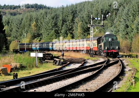 Running tender-first BR Standard Class 4 No 75029 arriving at Levisham with the 1400 Whitby - Pickering train on 1st October 2008. Stock Photo