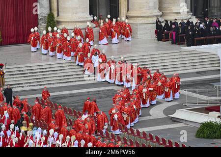 During the Funeral Mass for the Pope Emeritus Benedict XVI on January 5, 2023 at St Peter's Basilica, Vatican City,  Vatican. Stock Photo