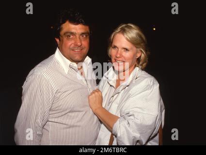 Hector Figueroa and Sharon Gless 1987 Credit: Ralph Dominguez/MediaPunch Stock Photo