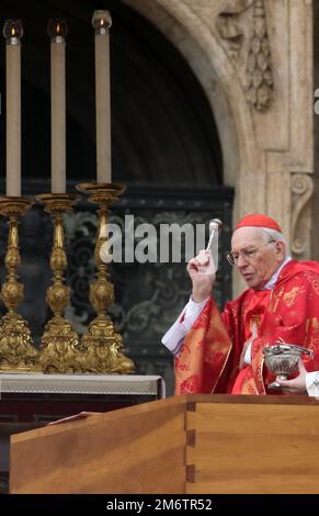 Vatican City, Vatican. 5th Jan, 2023. POPE FRANCIS presides during the funeral ceremony of Pope Emeritus Benedict XVI (Joseph Ratzinger), in Saint Peter's Square, Vatican City. Former Pope Benedict XVI died on 31 December 2022 at his Vatican residence, at the age of 95. (Credit Image: © Evandro Inetti/ZUMA Press Wire) Stock Photo