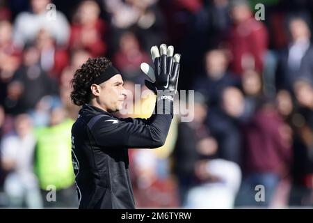 Guillermo Ochoa of US Salernitana prior to the Serie A football match between US Salernitana and AC Milan at Arechi stadium in Salerno (Italy), Januar Stock Photo