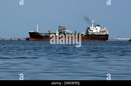 Two oil tankers, the Kerala and Fiorella, load crude oil at the Bajo Grande Refinery facilities, on Lake Maracaibo today, Thursday, January 5, 2023, in Zulia, Venezuela. The US oil company, Chevron Corp, sent two ships to Venezuela to acquire the first shipment of crude oil, after four years. One of them bound for the Pasacagoula refinery, Mississippi in the United States. The shipment of these vessels is given. after the US authorization to Chevron, through the General License of Venezuela (GL) 41, valid for six months. To resume 'limited operations' in the country, and which will be automati Stock Photo