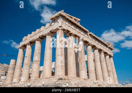 Ancient temple of parthenon with symmetrical columns at acropolis hill in Athens, Greece Stock Photo