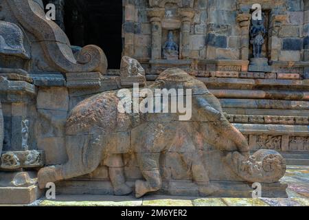 The king Raja Raja Chola statue in the Grand old dam of Kallanai ...