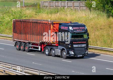 Derek Heaps Scrap & Bulk heavy Haulage DAF XF; travelling on he M^ Motorway, UK Stock Photo