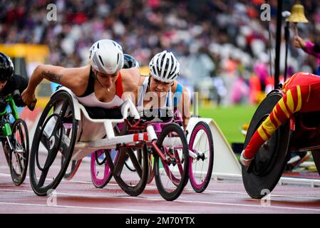 Samantha Kinghorn competing in the 800m T53 wheelchair race at the 2017