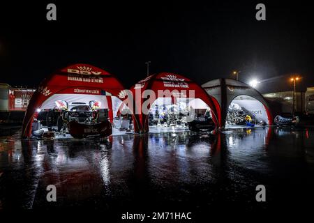 Hail, Saudi Arabia - January 6th, 2023. Ambiance, bivouac, rain during the Stage 6 of the Dakar 2023 between Hail and Riyadh, on January 6th, 2023 in Hail, Saudi Arabia - Photo: Julien Delfosse/DPPI/LiveMedia Credit: Independent Photo Agency/Alamy Live News Stock Photo