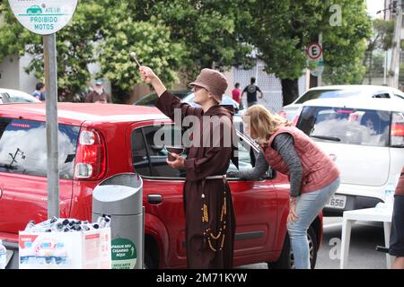 Curitiba, Parana, Brasil. 6th Jan, 2023. (INT) Capuchin Friars give  blessing. January 6, 2023. Brazil, Curitiba, Parana: About 10,000 vehicles  should participate in the traditional blessing of cars and faithful that  will