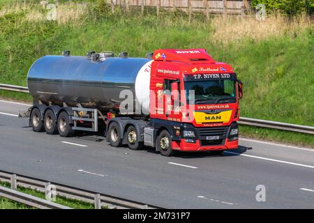 T.P. NIVEN LTD road Haulage Company, Priestdykes Depot Lochmaben, Lockerbie; Lorry travelling on the M6 Motorway, Manchester, UK Stock Photo