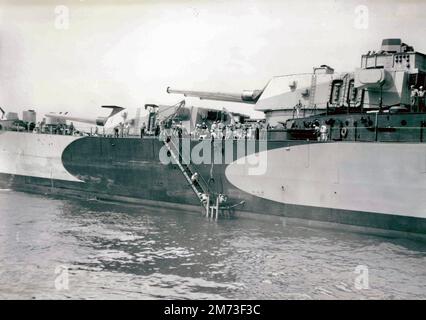 Photograph of the USS Missouri (BB-63), New York Naval Yard, July 1944 Stock Photo