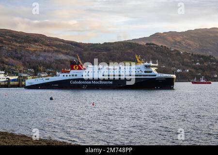 CalMac ferry MV Loch Seaforth departing Ullapool ferry terminal - Ullapool, Wester Ross, Highland, Scotland, UK Stock Photo