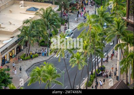 Honolulu, Hawaii - December 26, 2022: Tori Richard Hawaiian clothing store  at the Hilton Hawaiian Village Stock Photo - Alamy