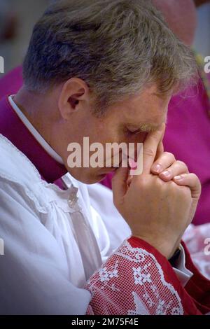 St. 29th Apr, 2007. Monsignor Georg Gaenswein. photo: Monsignor Georg Gänswein private secretary to Pope Benedict XVI ordained 22 men on Sunday, April 29, 2007 in St. Peter's Basilica at the Vatican Credit: dpa/Alamy Live News Stock Photo